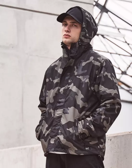 Мъжка ветровка в тъмен камуфлаж Brandit, Пролет / Есен - Hoodstyle.bg
