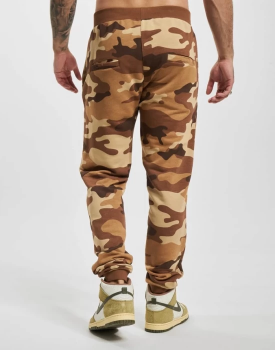 Мъжко долнище в камуфлажен цвят Ecko Unltd Camo, Долнища - Hoodstyle.bg