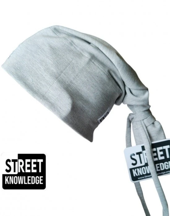 Бийни шапка с бродерия Street Knowledge в сив цвят, Шапки бийнита - Hoodstyle.bg