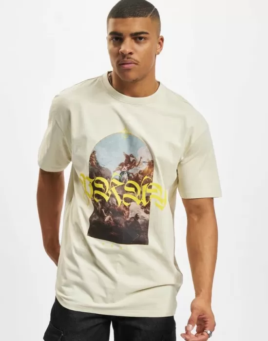 Мъжка тениска в цвят екрю Mister Tee Pray Painting, Тениски - Hoodstyle.bg