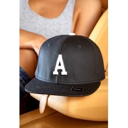 Шапка с козирка в сив и черен цвят Letter Snapback A 