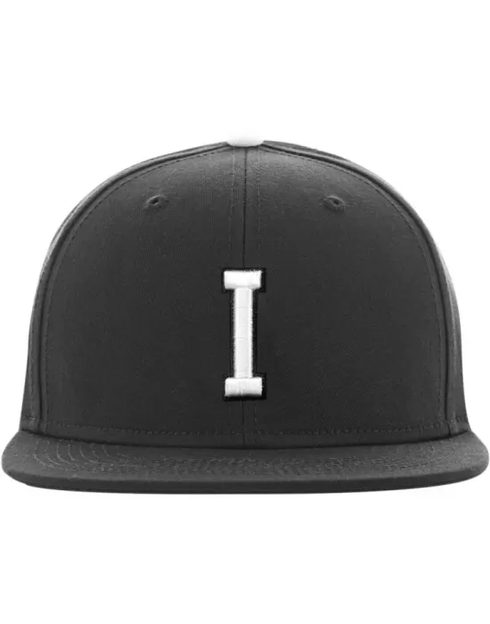 Шапка с козирка в сиво Letter Snapback I, Шапки с козирка - Hoodstyle.bg