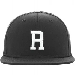 Шапка с козирка в сив и черен цвят Letter Snapback R 
