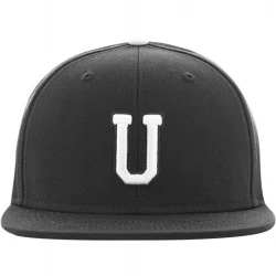 Шапка с козирка в сив и черен цвят Letter Snapback U 