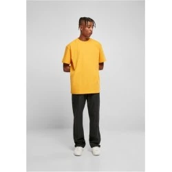 Мъжка изчистена тениска в жълто Urban Classics magicmango 