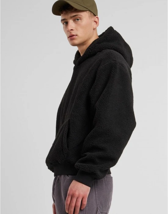 Мъжки суичър в черно Urban Classics Oversized Teddy, Суичъри - Hoodstyle.bg