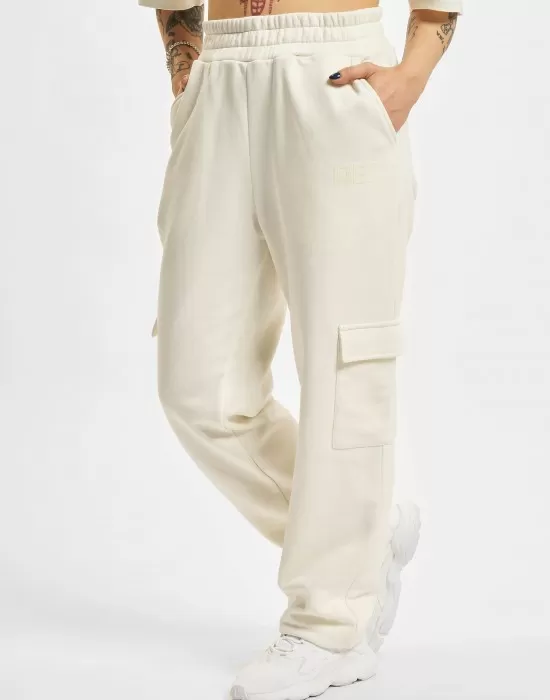 Дамско долнище в бял цвят DEF Sweat Pant Sidepockets, Долнища - Hoodstyle.bg