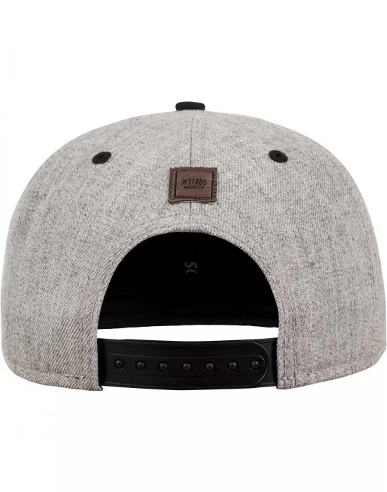 Шапка с козирка в сиво Letter Snapback L, Шапки с козирка - Hoodstyle.bg