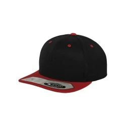 Шапка с козирка в черно 110 Fitted Snapback