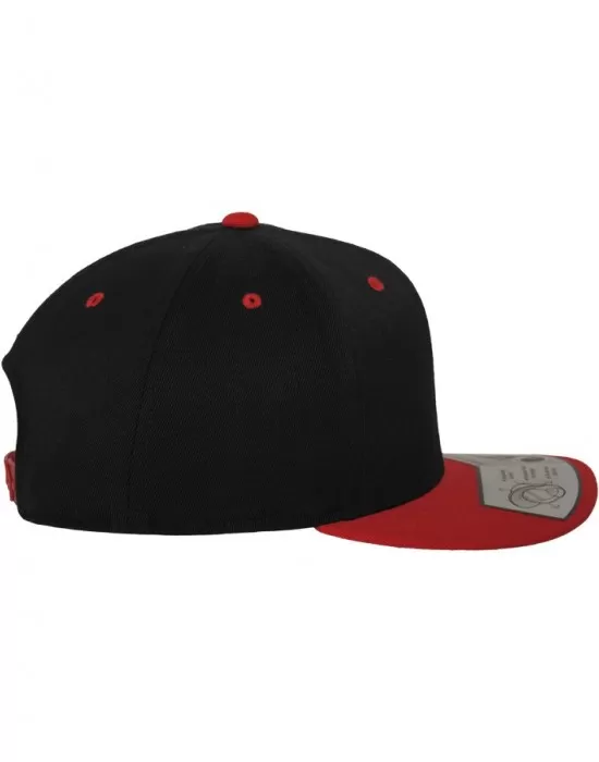 Шапка с козирка в черно 110 Fitted Snapback, Шапки с козирка - Hoodstyle.bg
