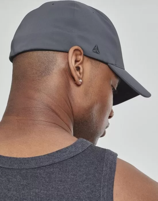Шапка с козирка в тъмносиво Flexfit Delta, Шапки с козирка - Hoodstyle.bg