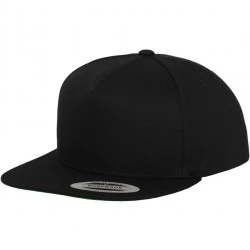 Шапка с козирка в черно Classic 5 Panel Snapback 