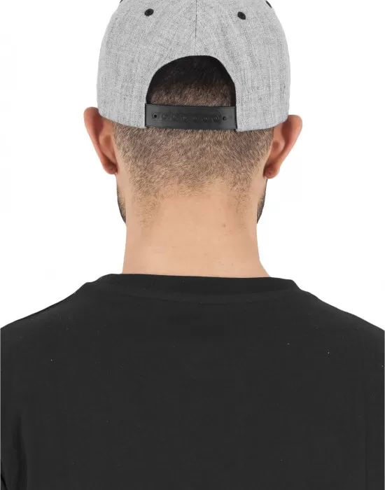 Сива шапка с козирка в черно Mister Tee Classic Snapback 2-Tone, Шапки с козирка - Hoodstyle.bg