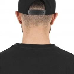Шапка с козирка в черно Roses Snapback 
