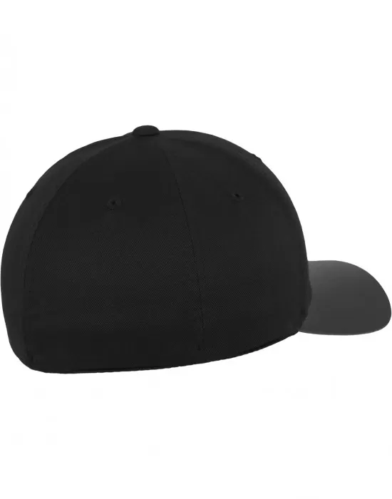 Шапка с козирка изчистена черна Carbon Flexfit, Шапки с козирка - Hoodstyle.bg