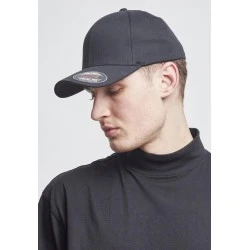 Шапка с козирка в черно Flexfit Organic Cotton Cap