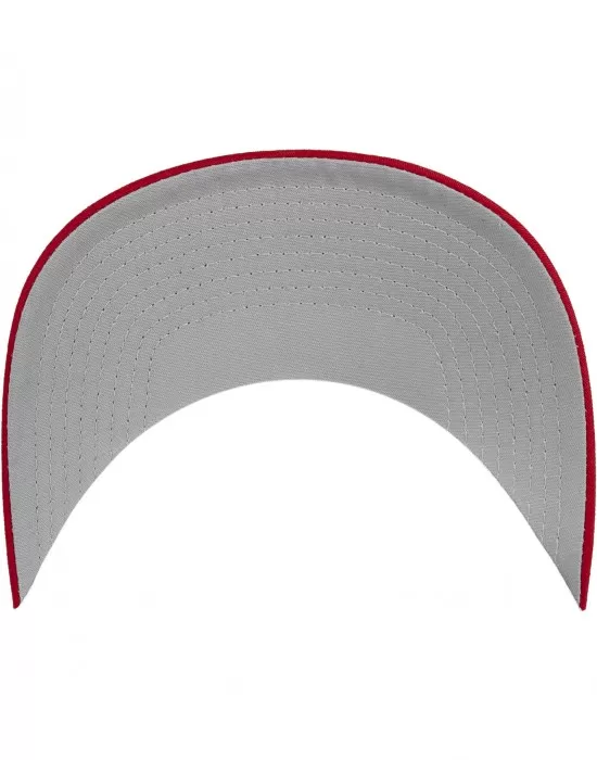 Шапка с козирка в червено и бяло Flexfit Mesh Trucker, Шапки с козирка - Hoodstyle.bg