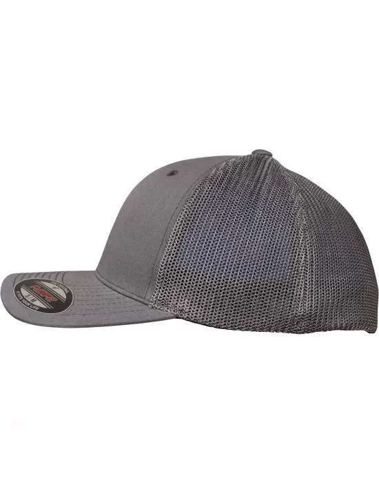 Шапка с козирка в тъмносиво Flexfit Mesh Trucker, Шапки с козирка - Hoodstyle.bg