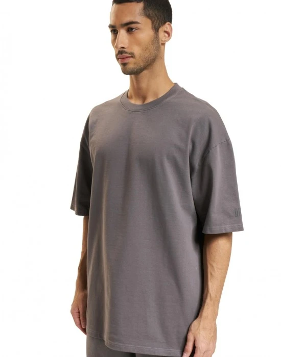 Тениска DEF Flourish T-Shirt anthracite washed XXL