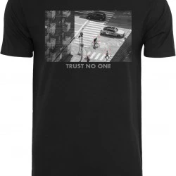 Мъжка тениска в черен цвят Mister Tee Trust no one