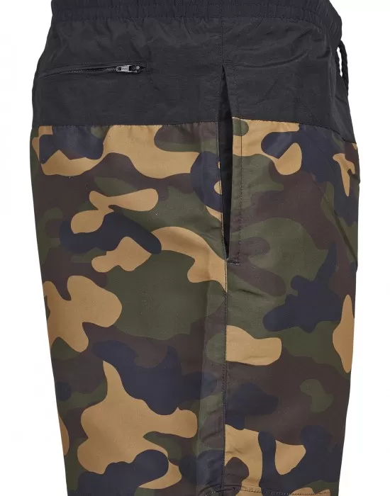 Мъжки бански в черно и камуфлажен цвят Urban Classics Block, Къси панталони - Hoodstyle.bg