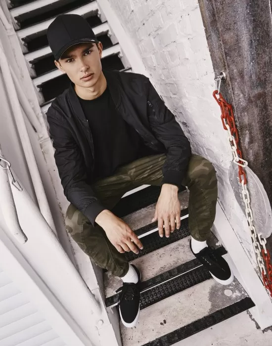 Мъжко тънко яке тип бомбър в черен цвят Urban Classics, Бомбъри - Hoodstyle.bg