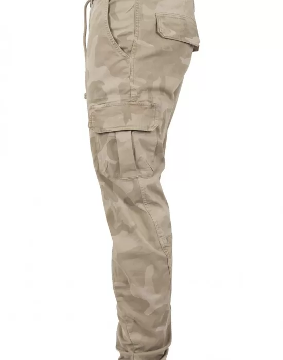 Мъжки камуфлажен карго панталон Urban Classics sand camo, Панталони - Hoodstyle.bg
