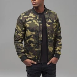 Мъжко тънко яке тип бомбър Urban Classics в камуфлаж woodcamo