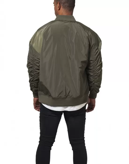 Мъжко яке, тип бомбър Urban Classics Oversized в цвят маслина, Бомбъри - Hoodstyle.bg