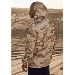 Мъжко яке ветровка в бежов камуфлаж Urban Classics sandcamo