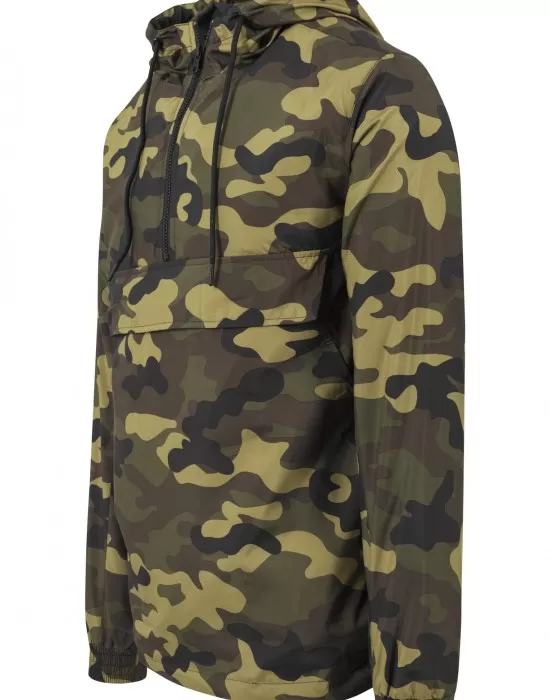 Мъжко яке ветровка в камуфлаж Urban Classics woodcamo, Ветровки - Hoodstyle.bg