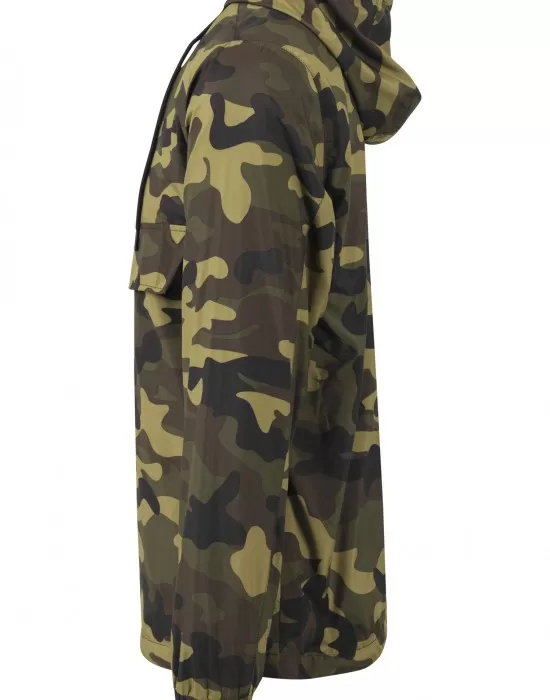 Мъжко яке ветровка в камуфлаж Urban Classics woodcamo, Ветровки - Hoodstyle.bg