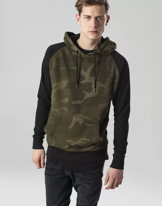Мъжки суичър в цвят камуфлаж Urban Classics Camo Contrast Raglan Hoody, Суичъри - Hoodstyle.bg