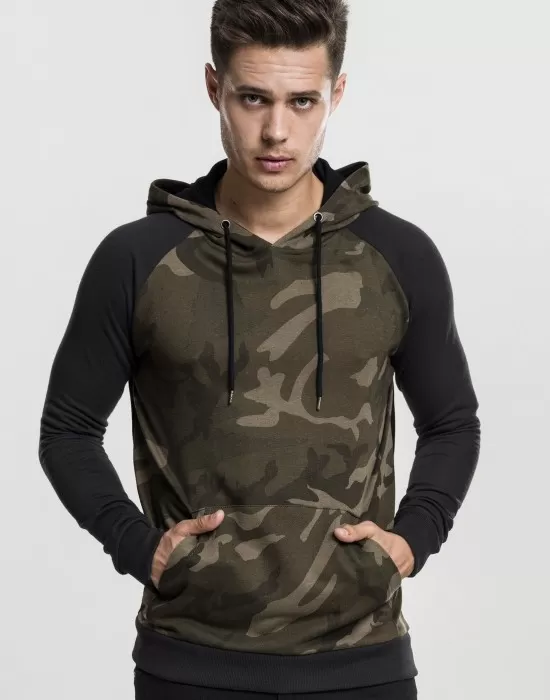 Мъжки суичър в цвят камуфлаж Urban Classics Camo Contrast Raglan Hoody, Суичъри - Hoodstyle.bg