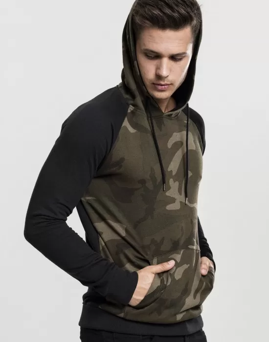 Мъжки суичър в цвят камуфлаж Urban Classics Camo Contrast Raglan Hoody, Суичъри - Hoodstyle.bg