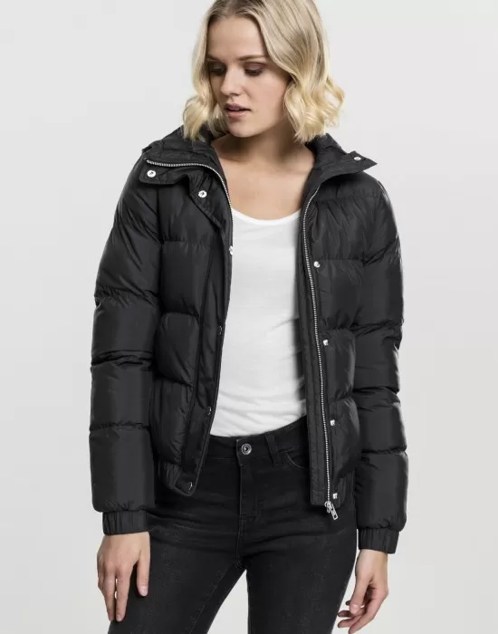 Дамско яке в черно от Urban Classics Ladies Hooded Puffer, Якета - Hoodstyle.bg