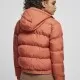 Дамско яке в цвят корал Urban Classics Hooded Puffer redearth, Якета - Hoodstyle.bg