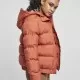 Дамско яке в цвят корал Urban Classics Hooded Puffer redearth, Якета - Hoodstyle.bg