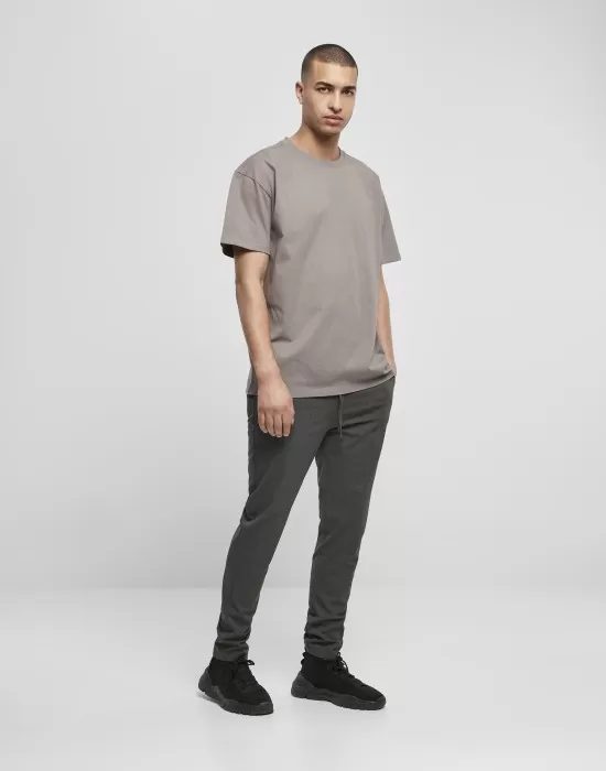 Мъжка изчистена тениска в сив цвят Urban Classics asphalt, Тениски - Hoodstyle.bg