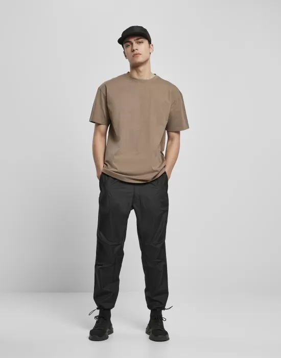 Мъжка изчистена тениска в тъмно каки Urban Classics darkkhaki, Тениски - Hoodstyle.bg