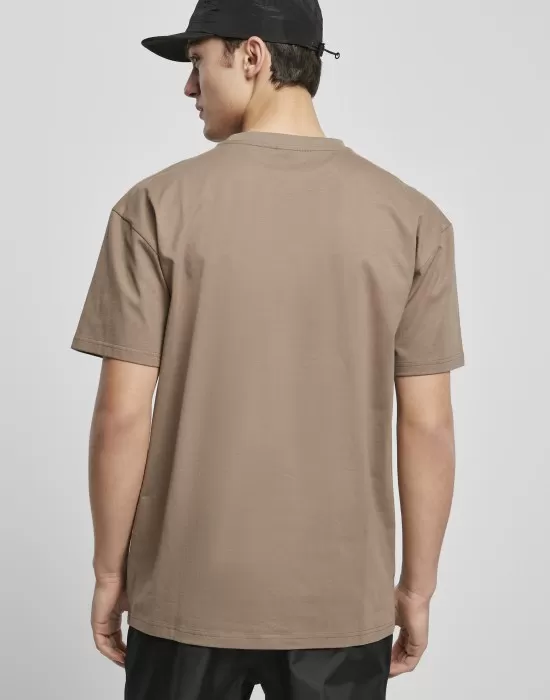 Мъжка изчистена тениска в тъмно каки Urban Classics darkkhaki, Тениски - Hoodstyle.bg