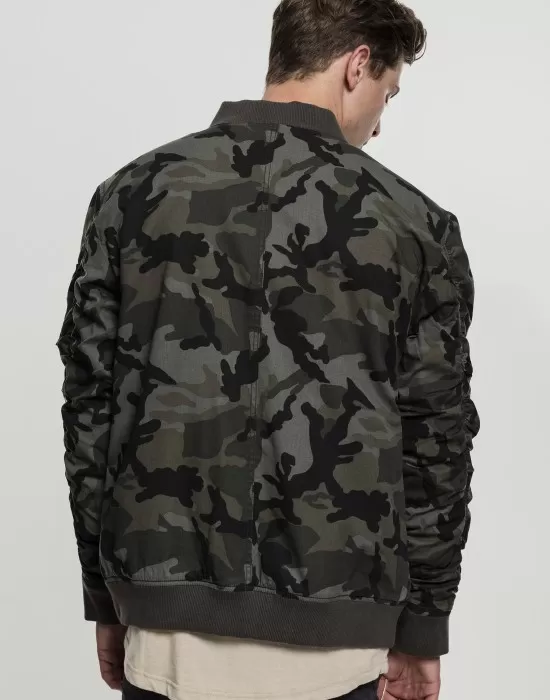 Мъжко камуфлажно яке тип бомбър Urban Classics wood camo, Бомбъри - Hoodstyle.bg