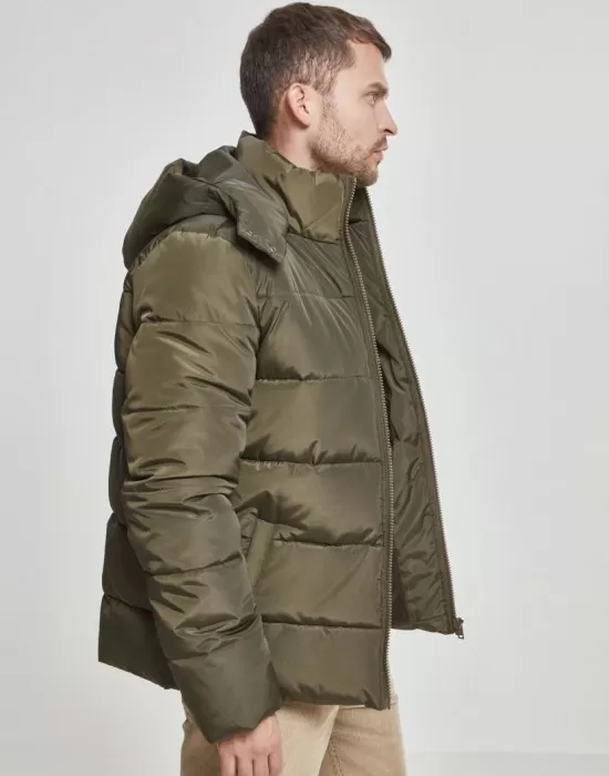 Мъжко зимно яке Urban Classics в цвят маслина, Зимни якета - Hoodstyle.bg