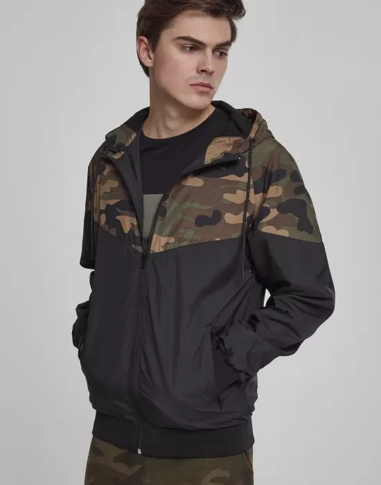 Мъжко спортно яке Urban Classics в черно с камуфлаж