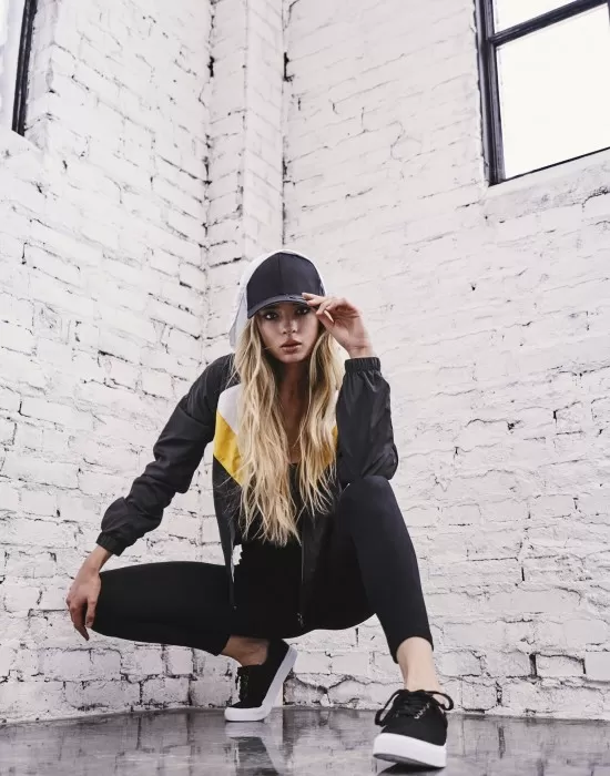 Дамски клин с висока талия Urban Classics в черен цвят, Клинове - Hoodstyle.bg