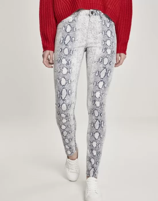 Дамски панталон в бяло Urban Classics Ladies Animal Stretch Twill Skinny Pants, Панталони - Hoodstyle.bg