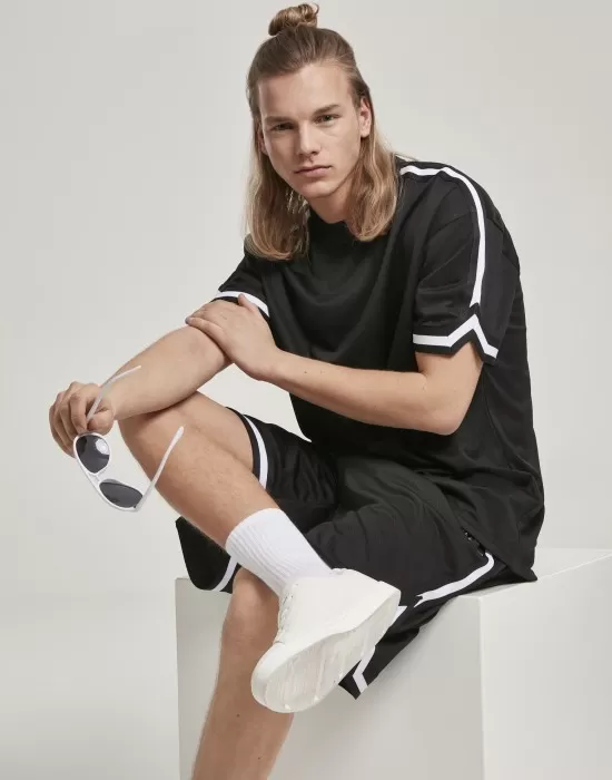 Мъжка тениска в черно Urban Classics Oversized Stripes Mesh, Тениски - Hoodstyle.bg