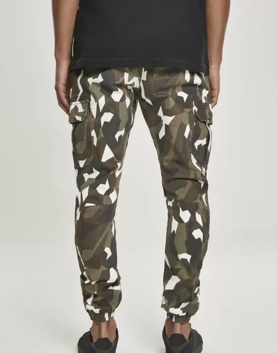 Мъжки карго панталон в камуфлажен цвят Urban Classics Geometric Camo Stretch Twill Cargo Pants, Панталони - Hoodstyle.bg