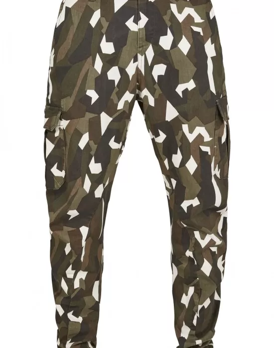 Мъжки карго панталон в камуфлажен цвят Urban Classics Geometric Camo Stretch Twill Cargo Pants, Панталони - Hoodstyle.bg