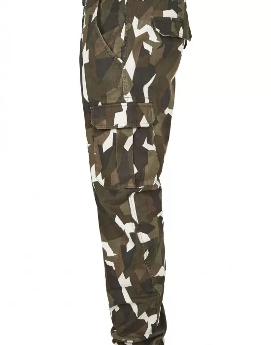 Мъжки карго панталон в камуфлажен цвят Urban Classics Geometric Camo Stretch Twill Cargo Pants, Панталони - Hoodstyle.bg